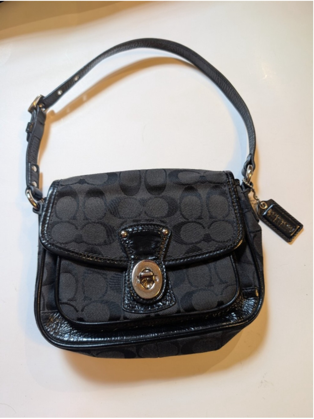 Vintage Coach F14282 Black Signature Penny Flap Shoulder Bag Turnlock Y2K